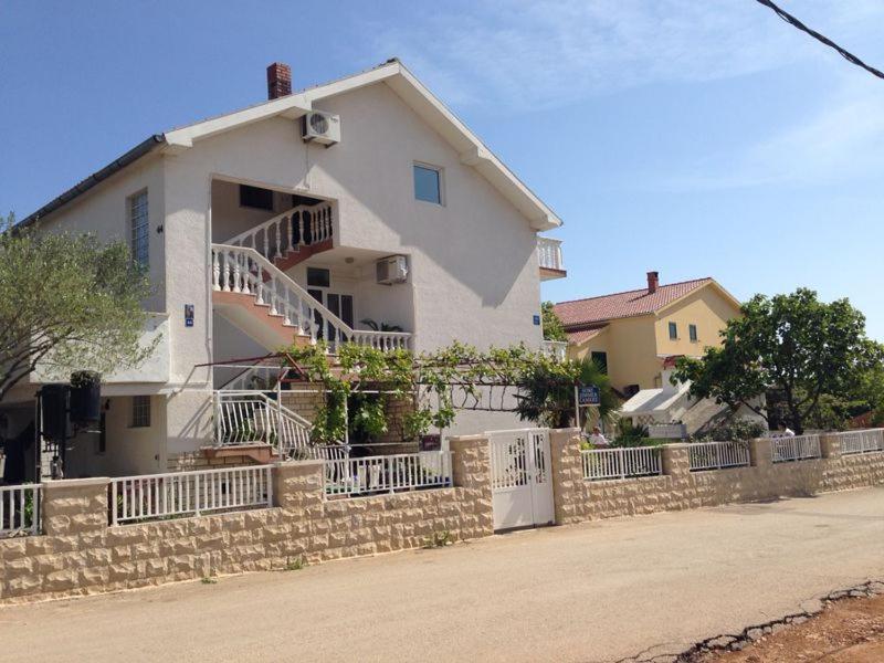 Apartmani Slavica Biograd Na Moru Ngoại thất bức ảnh