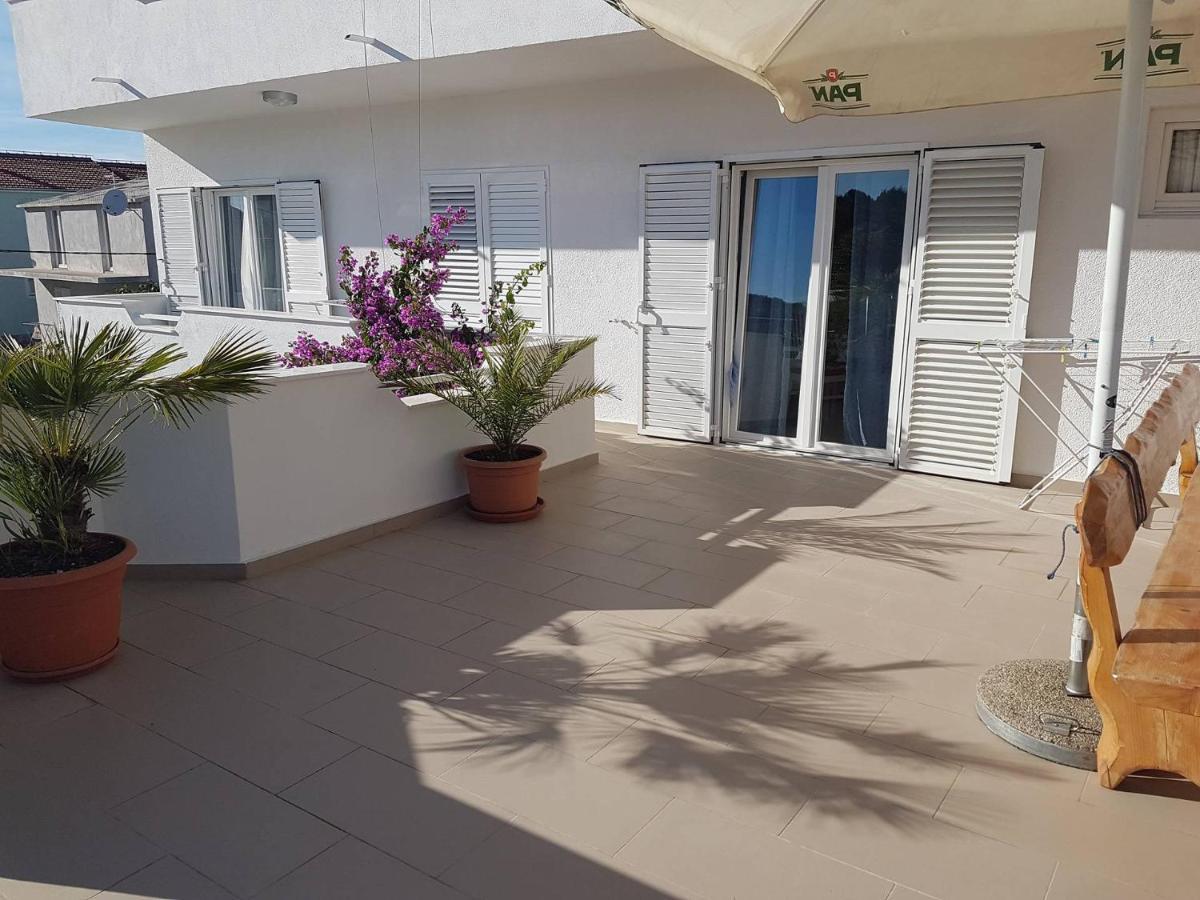 Apartmani Slavica Biograd Na Moru Ngoại thất bức ảnh