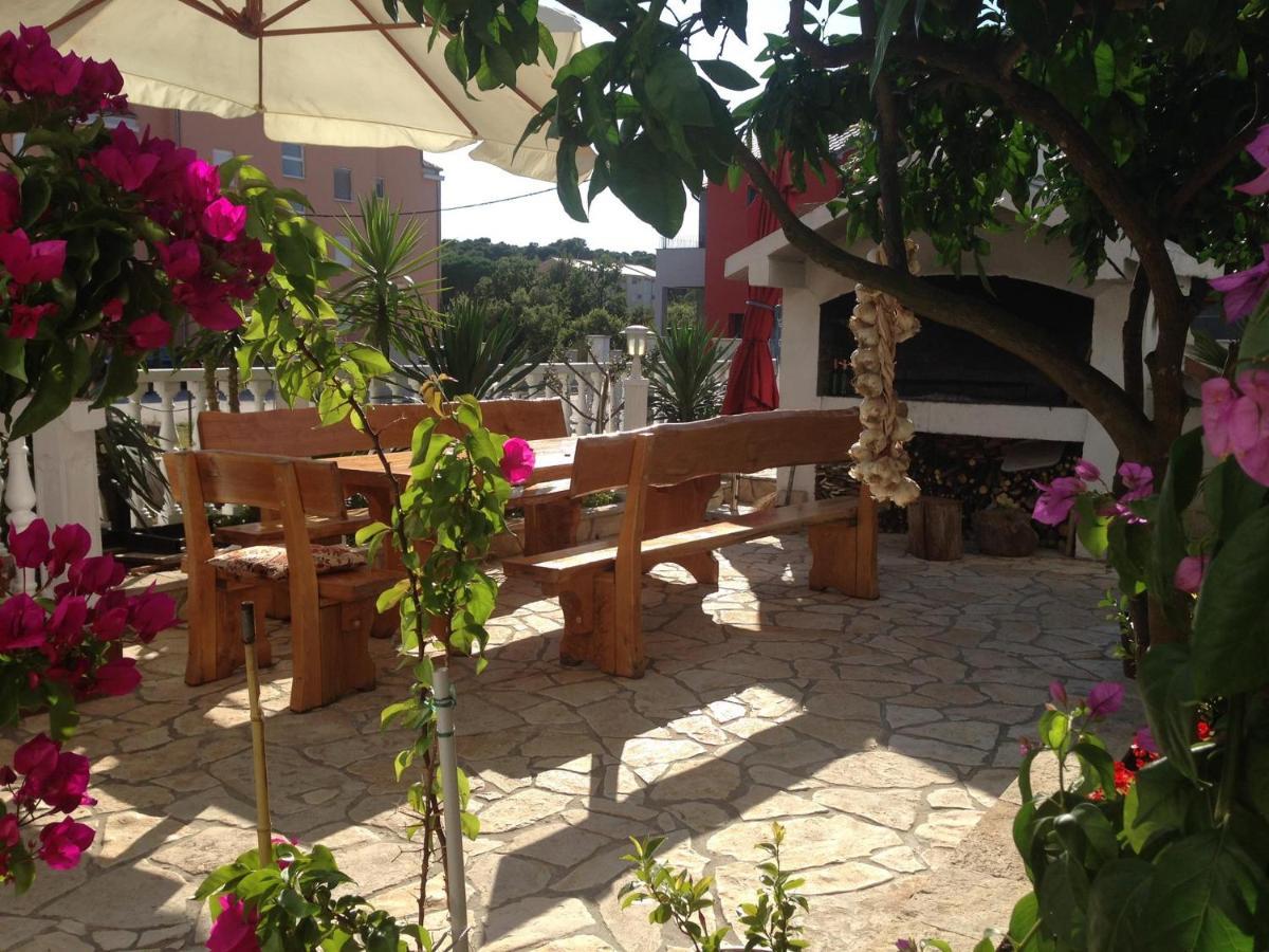 Apartmani Slavica Biograd Na Moru Ngoại thất bức ảnh