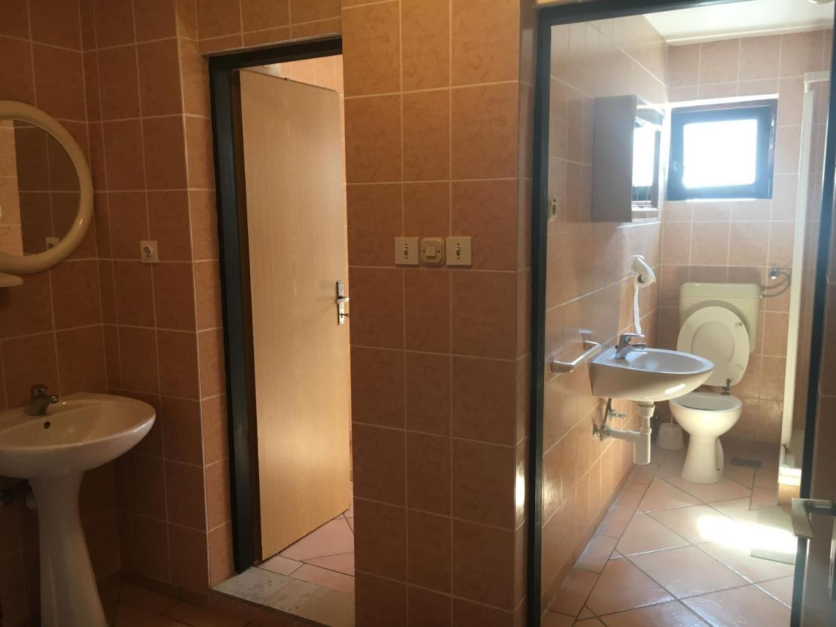 Apartmani Slavica Biograd Na Moru Ngoại thất bức ảnh