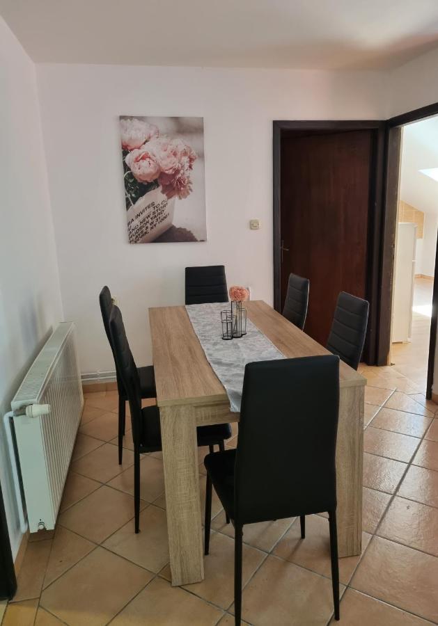 Apartmani Slavica Biograd Na Moru Ngoại thất bức ảnh