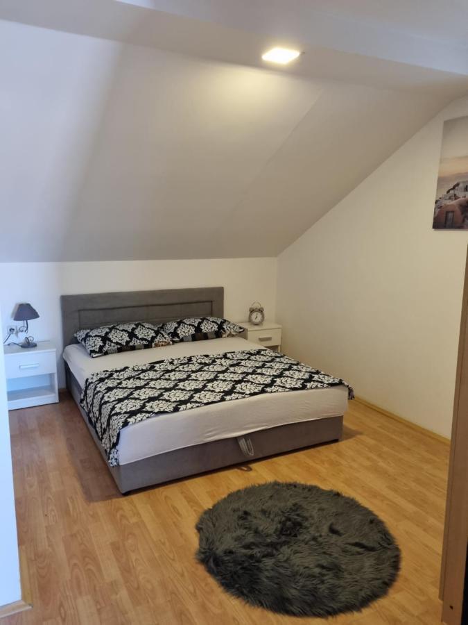 Apartmani Slavica Biograd Na Moru Ngoại thất bức ảnh
